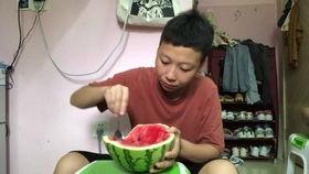 买网红吃瓜视频怎么拍的,镜头背后的拍摄技巧与创意 第2张 买网红吃瓜视频怎么拍的,镜头背后的拍摄技巧与创意 第2张