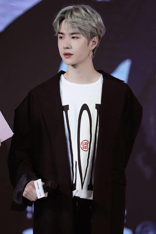 王一博微商爆料视频大全,揭秘明星背后的商业帝国  第2张 王一博微商爆料视频大全,揭秘明星背后的商业帝国  第2张