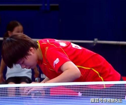 国乒爆笑爆料大全视频下载,笑料横飞，精彩瞬间尽收眼底