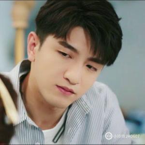 杨幂爆料金瀚视频,揭秘两人幕后故事与情感纠葛 第2张 杨幂爆料金瀚视频,揭秘两人幕后故事与情感纠葛 第2张